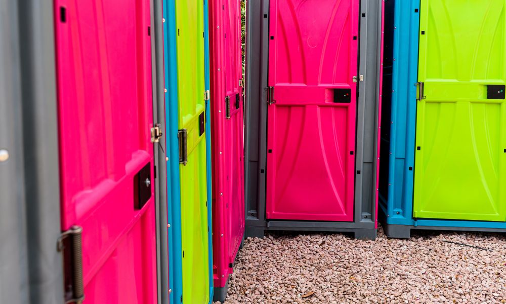 4 Tips for Keeping Portable Bathrooms Well Ventilated