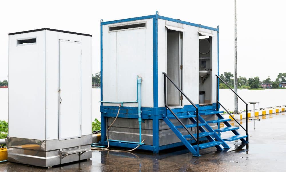 3 Reasons To Rent Portable Restrooms in the Summer