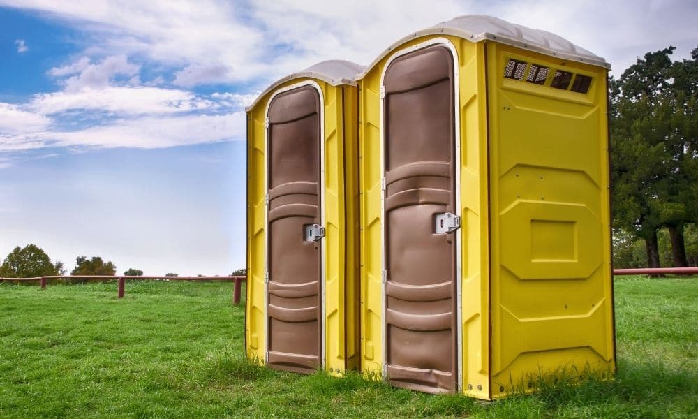 4 Benefits of Renting Porta Potties for Your Event